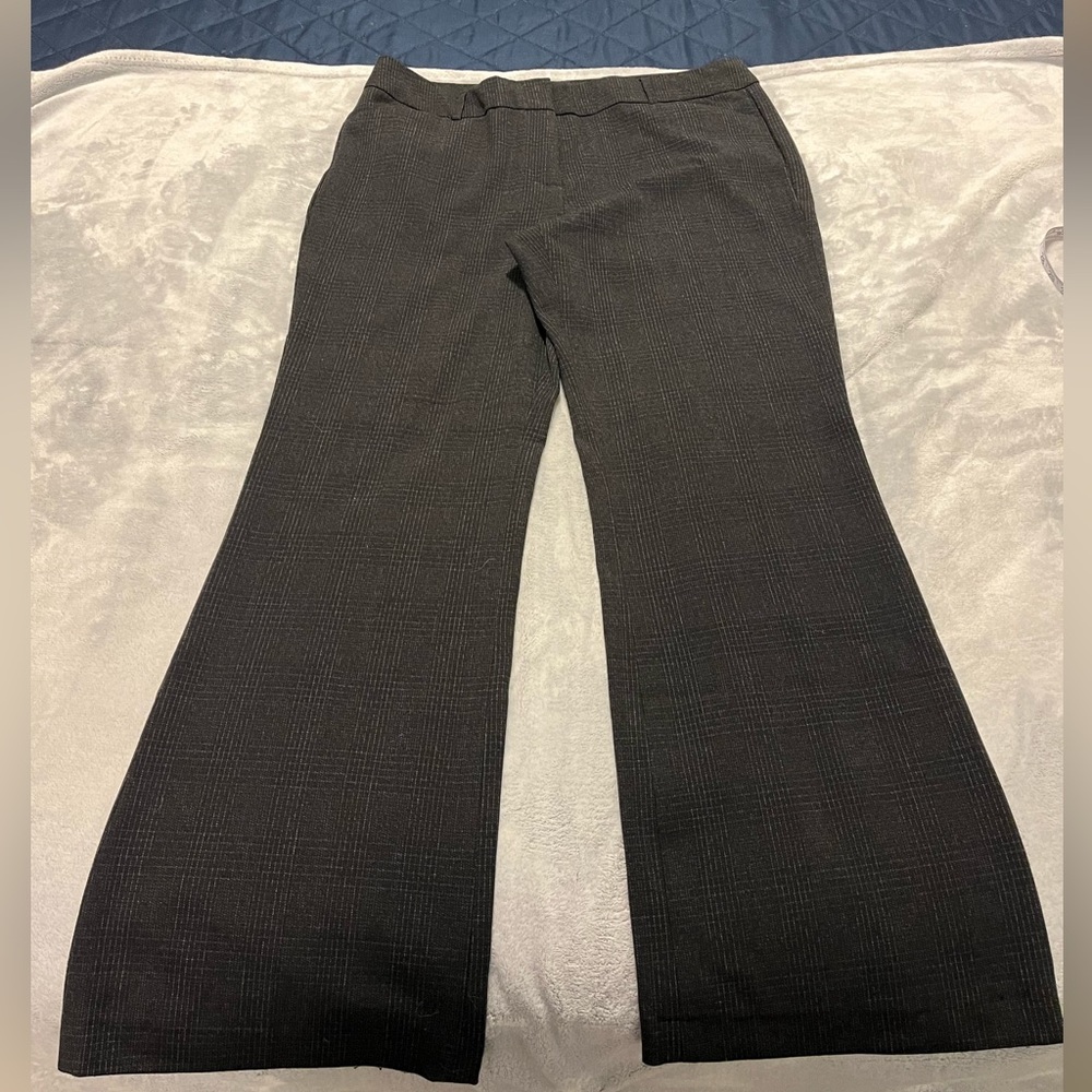 😀3 for $35./Denver Hayes brown dress pant.